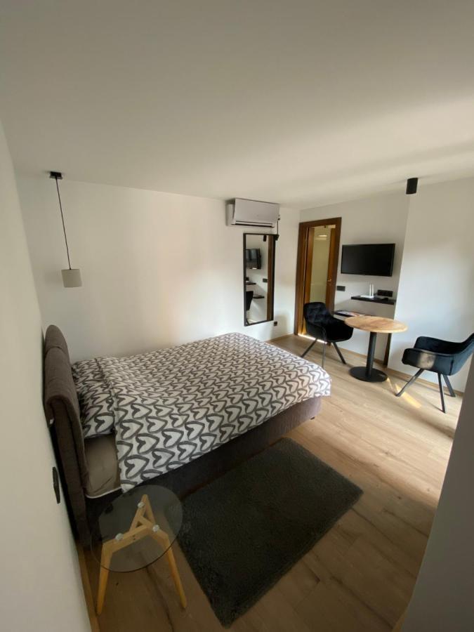 Apartment Nevena 3 Belgrado Esterno foto